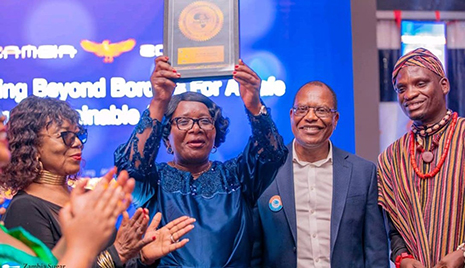 Africa Vision Zero Network Chairperson, Elizabeth Lungu-Nkumbula Nkumbula and Minister of Labour and Social Security receiving AFRISAFE Awards, in Livingstone, Zambia