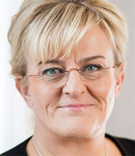 Sra. Pirkko Mattila, Ministra de Asuntos Sociales y Salud, Finlandia